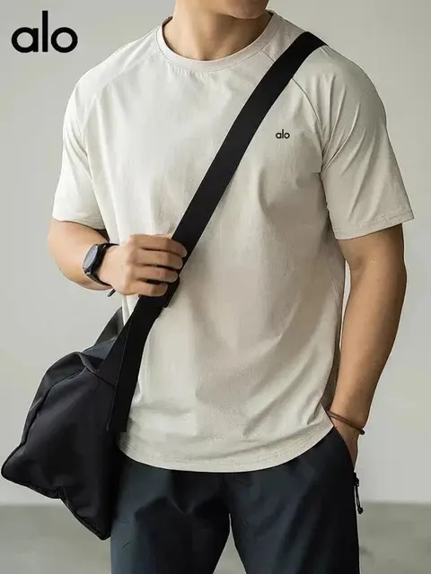 alo Yoga Men's Performance T-Shirt