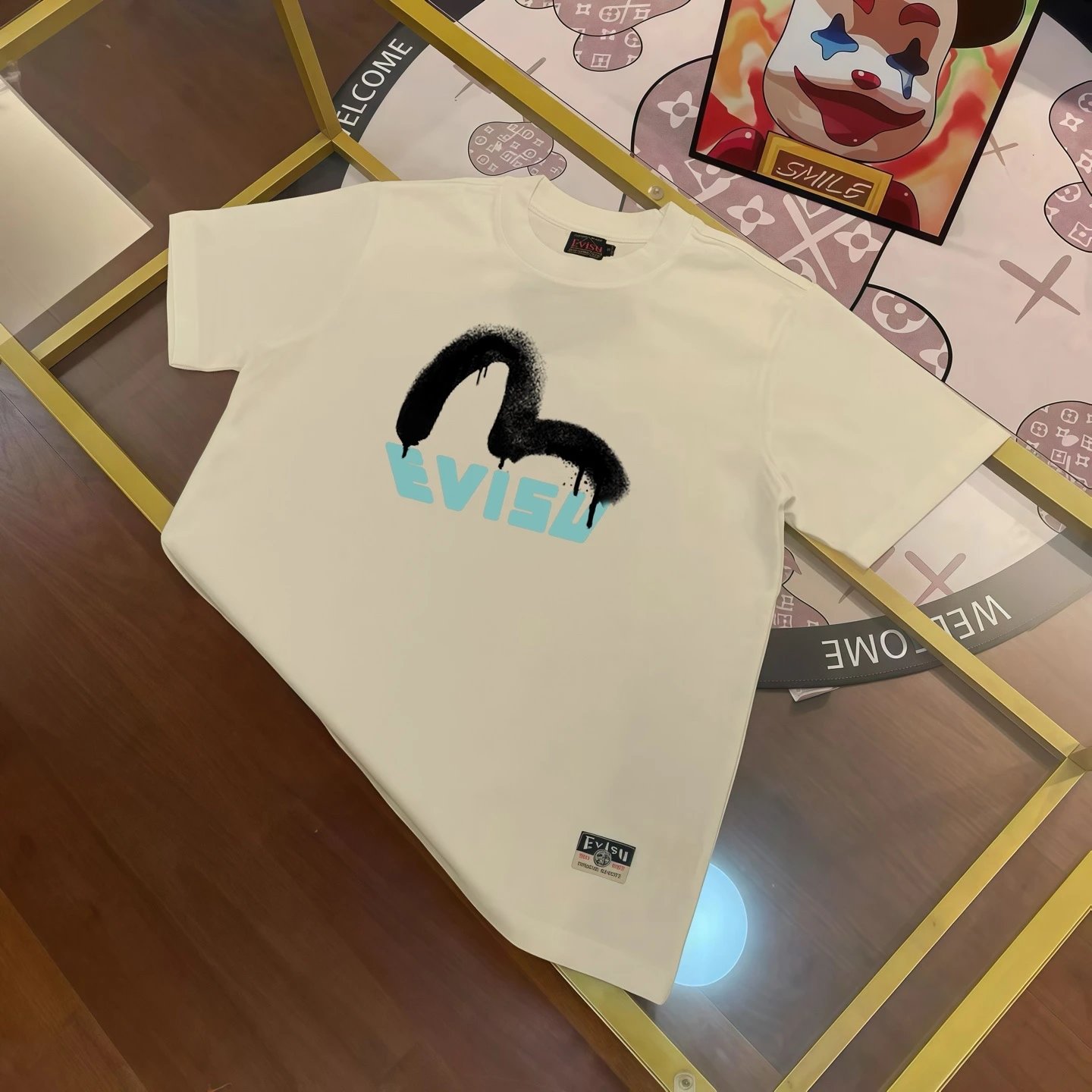 E VI S*U