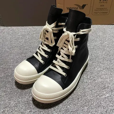 Black High-Top Leather Sneakers with White Toe Cap and Laces