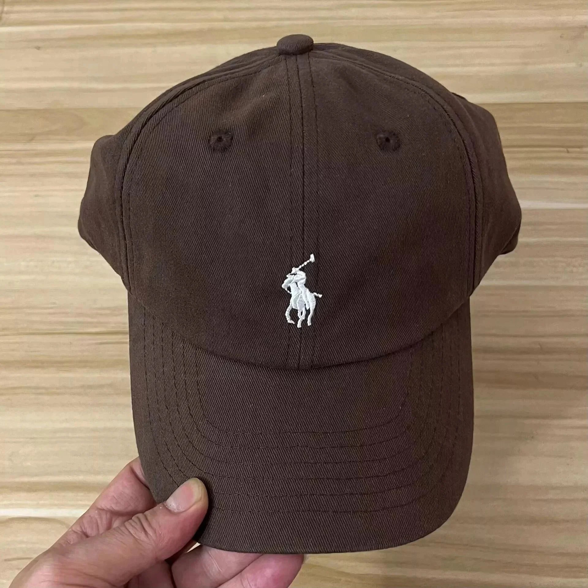咖啡色POLO