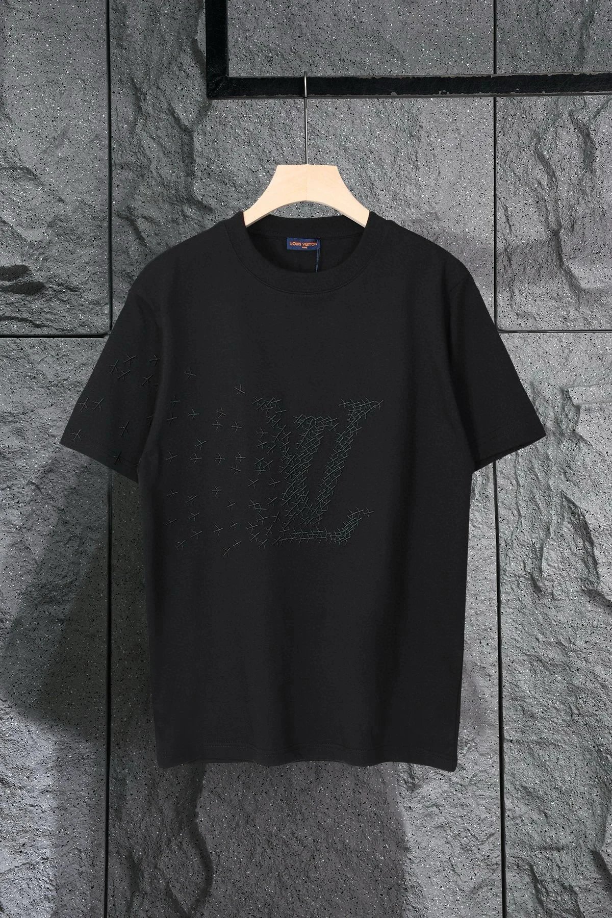 黑色 Black