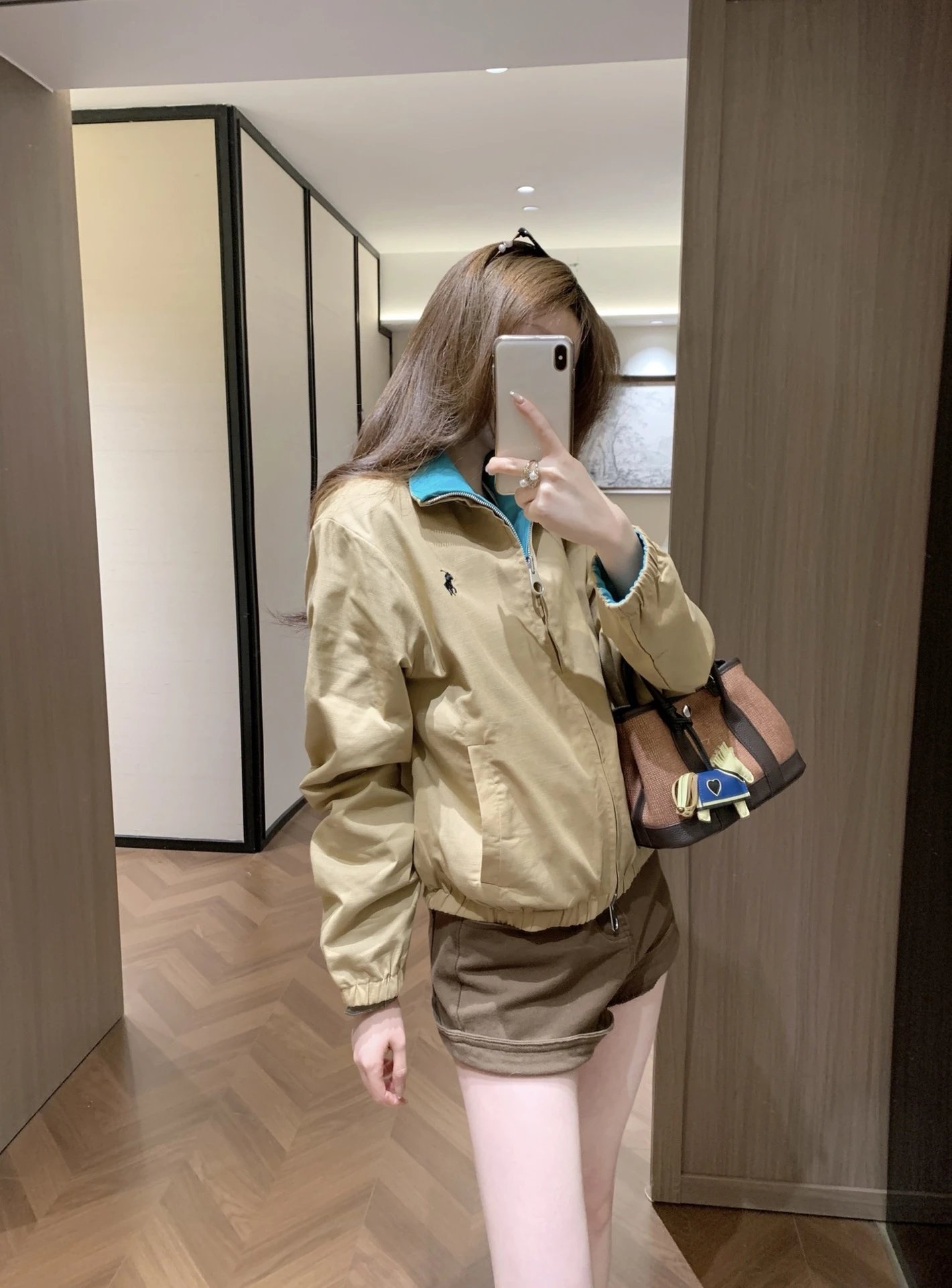 卡其色