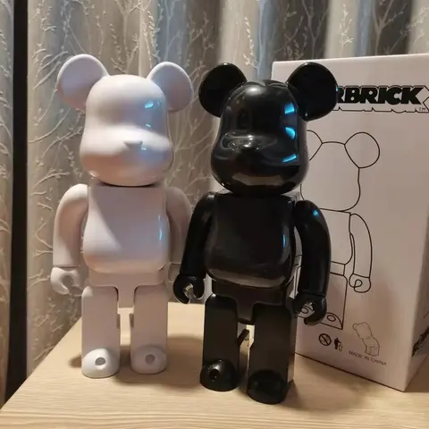 Bearbrick 100% White and Black Figures