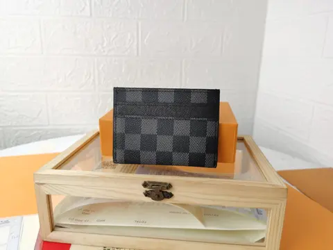 Louis Vuitton Damier Ebene Card Holder
