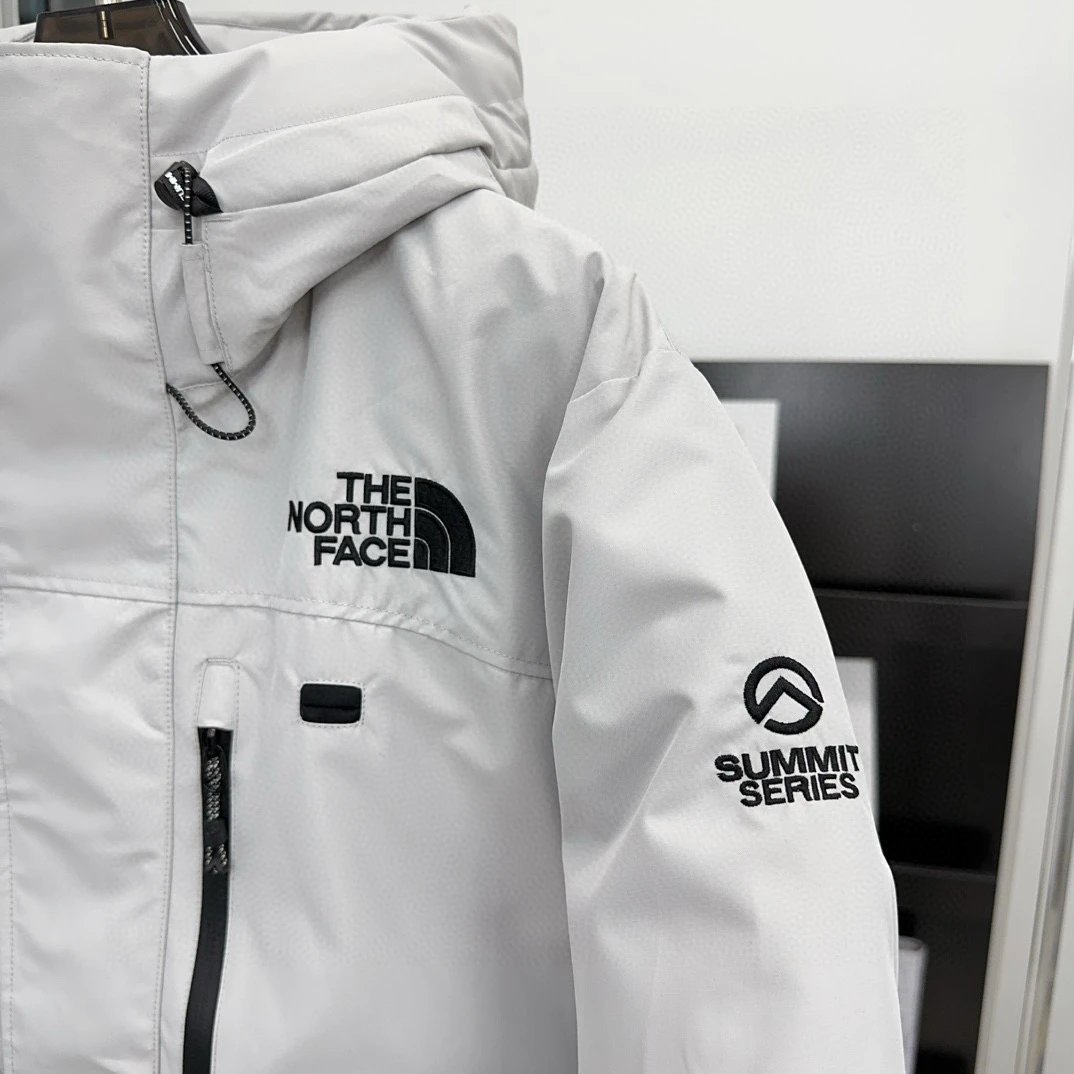 灰白色 Off-white