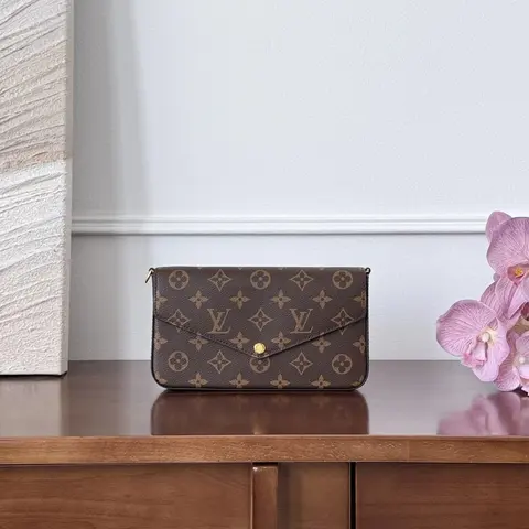Louis Vuitton Monogram Clutch