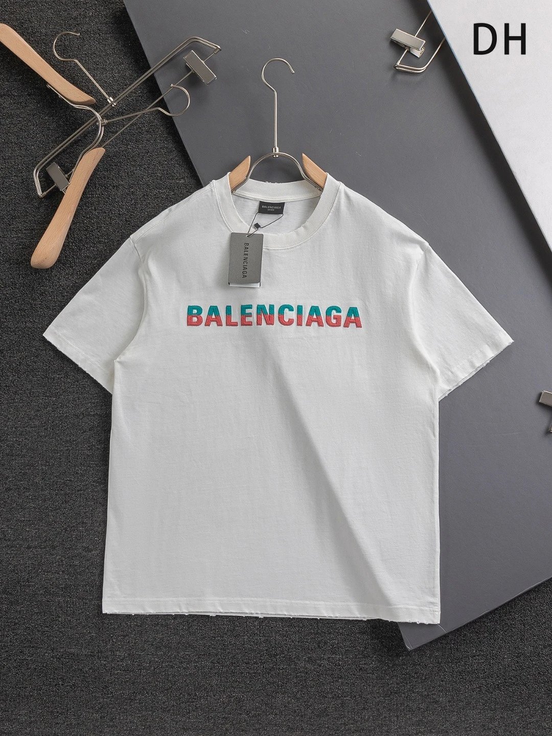 B*alenciaga