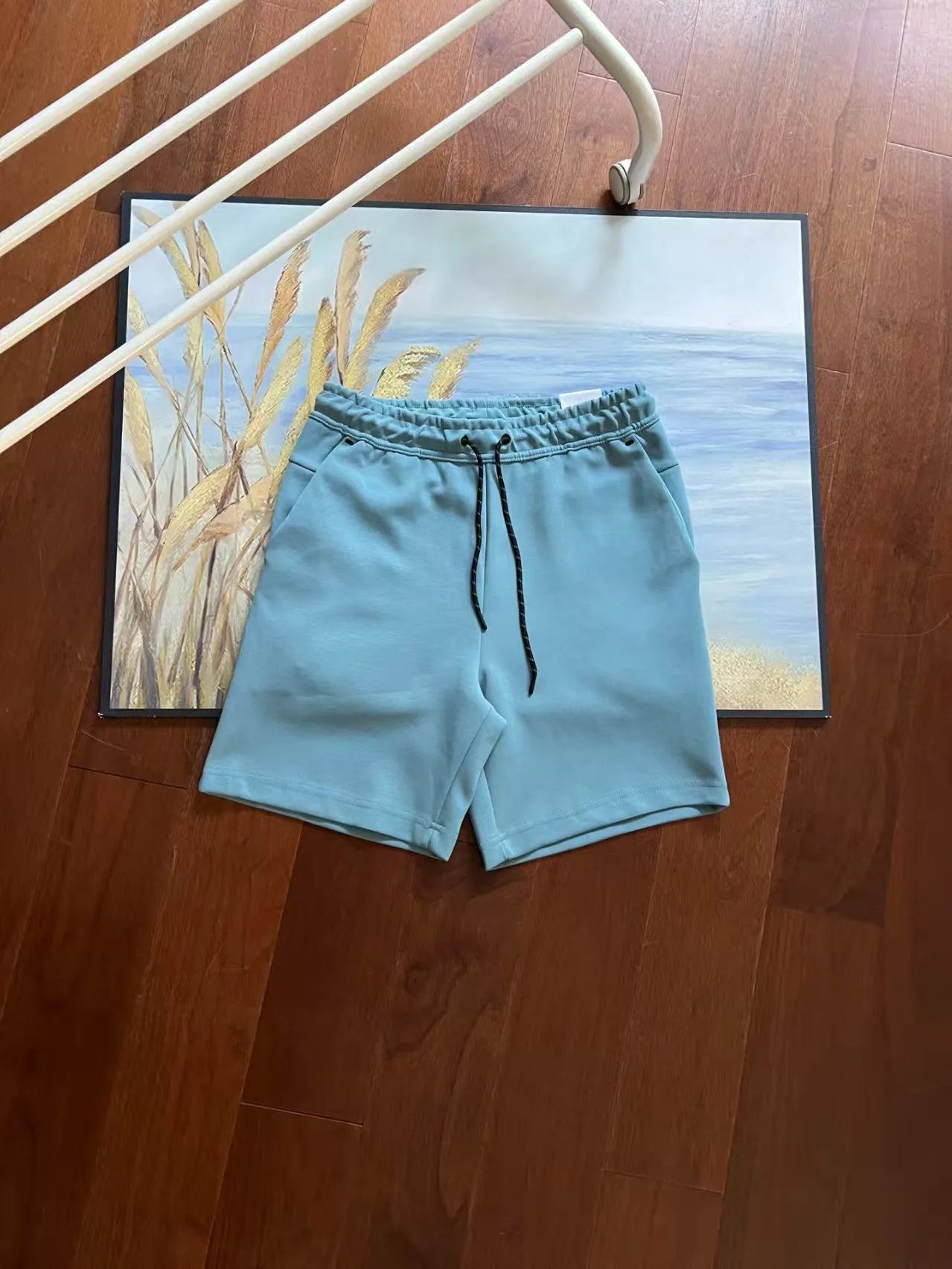 湖蓝