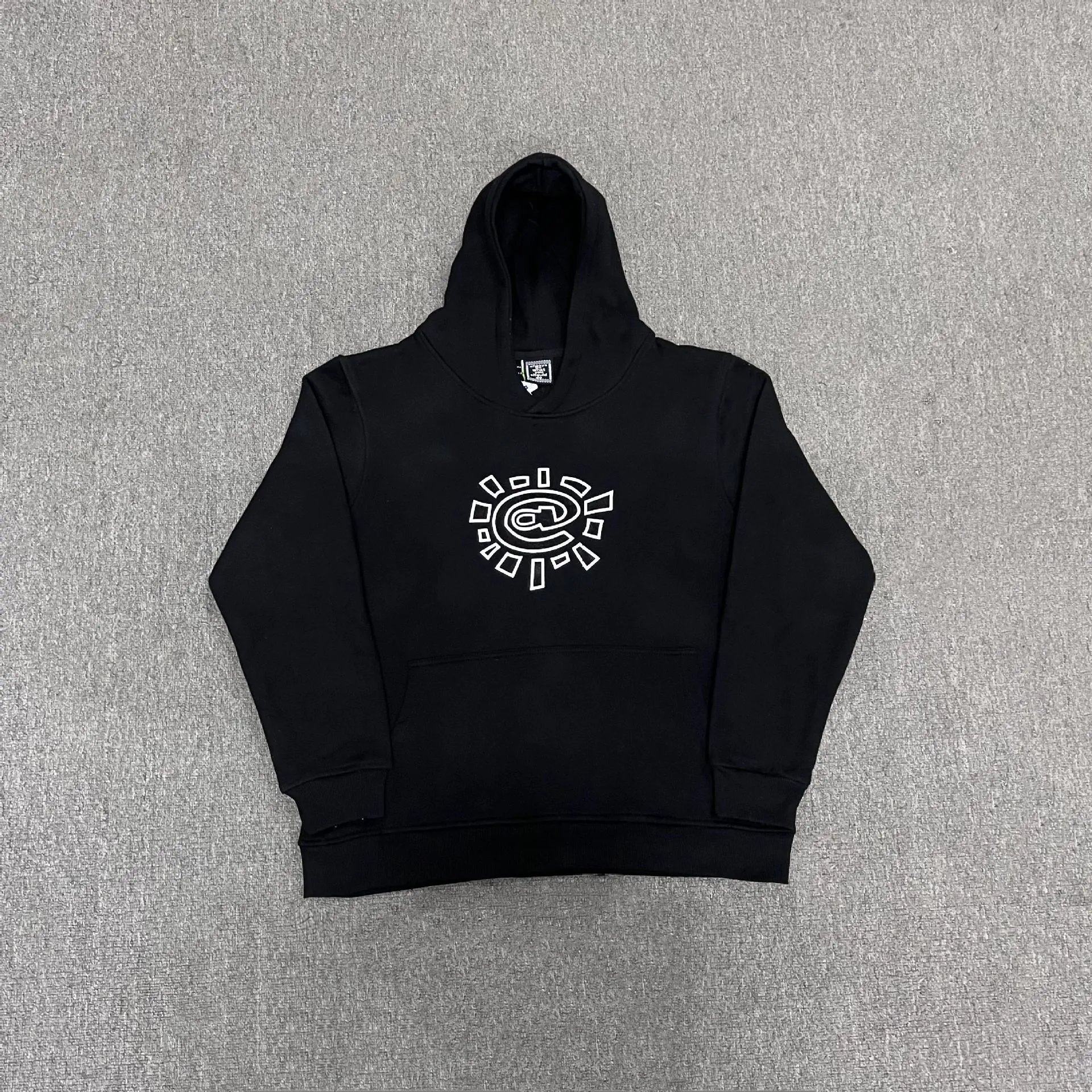 AD01 黑色卫衣