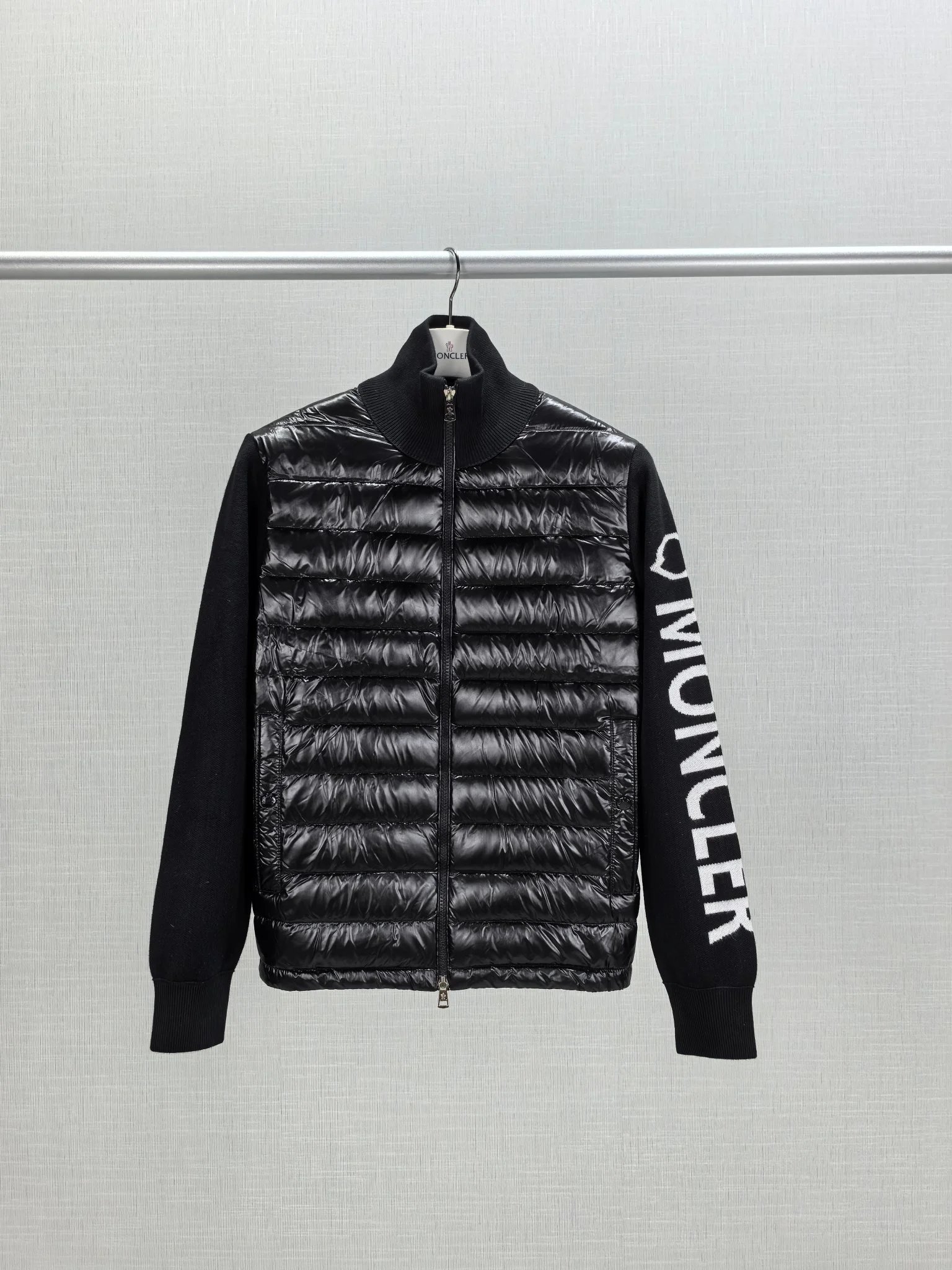 黑色  Black