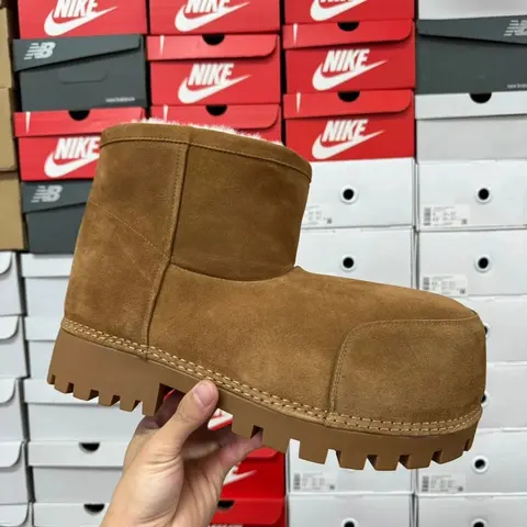 UGG Mini Boot