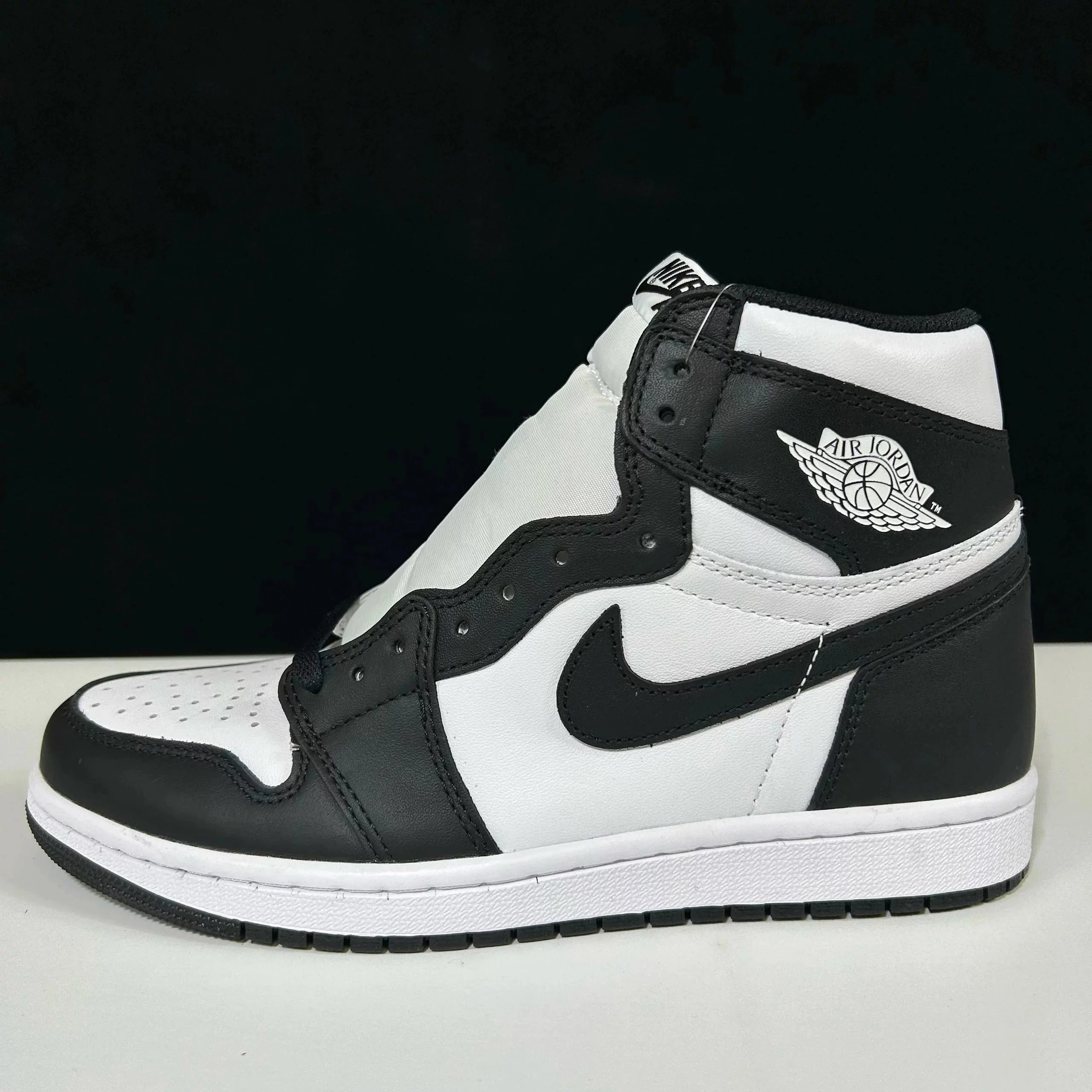 Aj1 黑白