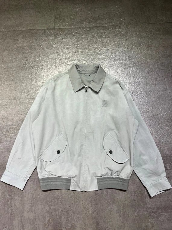 灰色