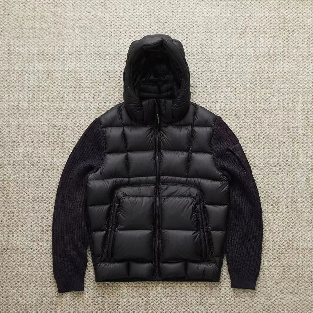 针织拼接羽绒服（90%白鸭绒）（预售）-黑色