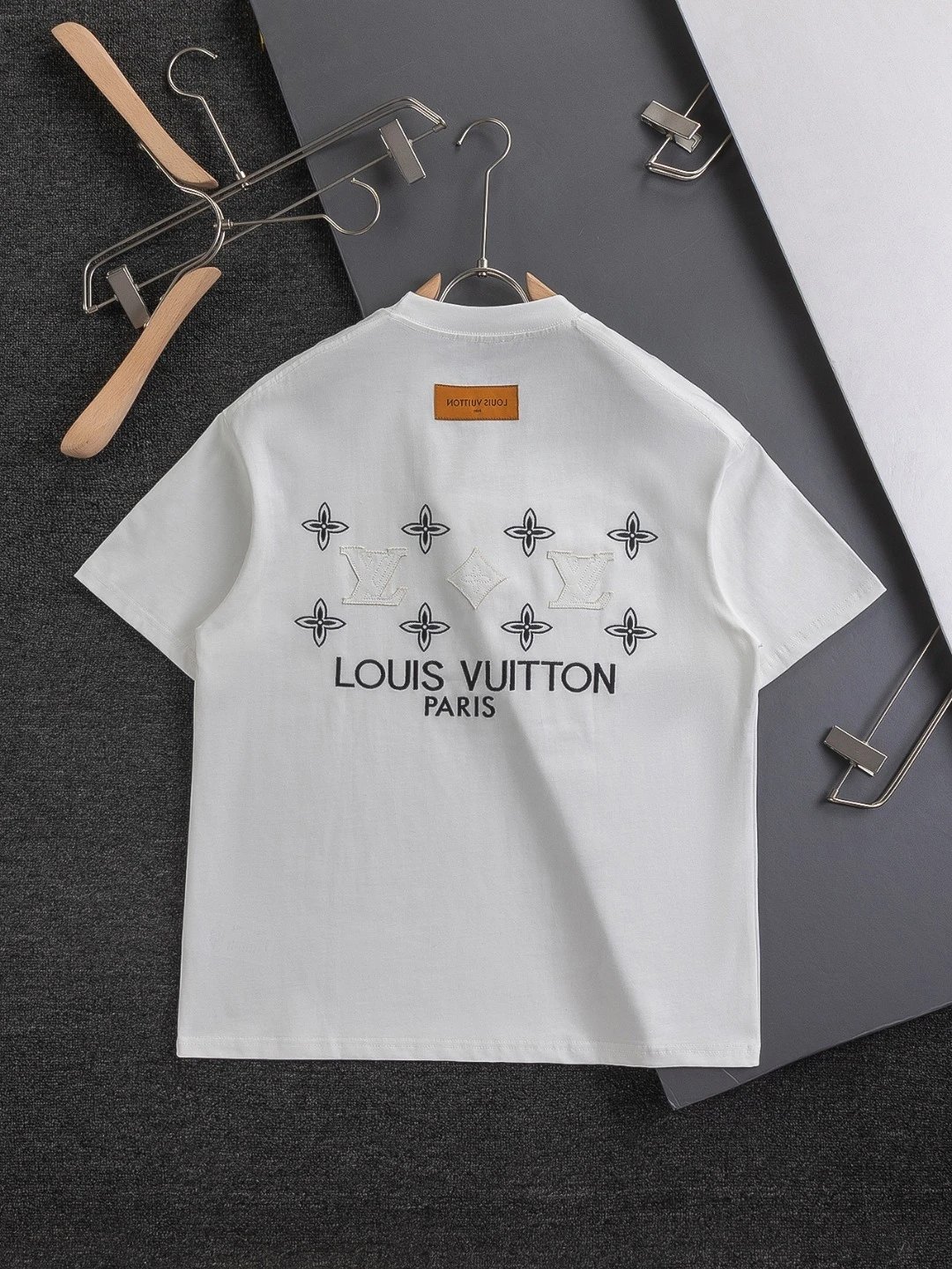 Lou*is  vu*itton
