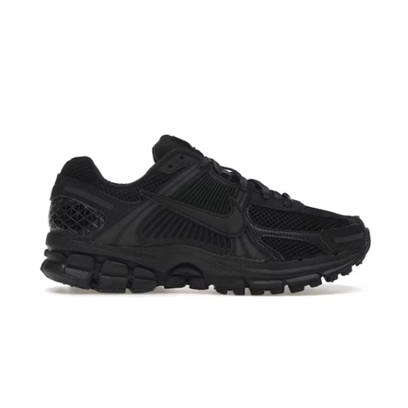 Triple Black BV1358-003