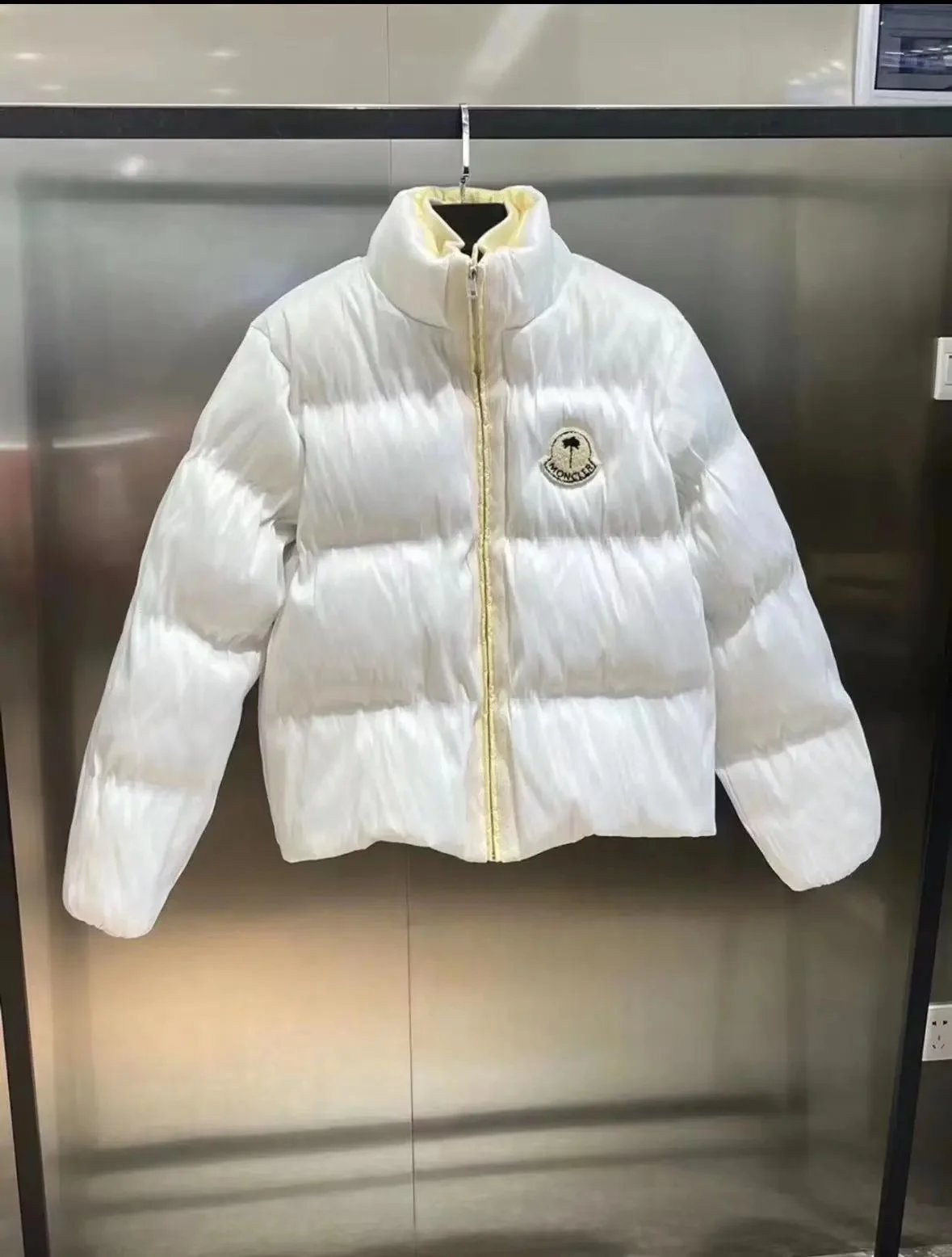 白色