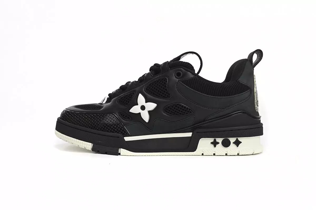 Black White (1AARR1)