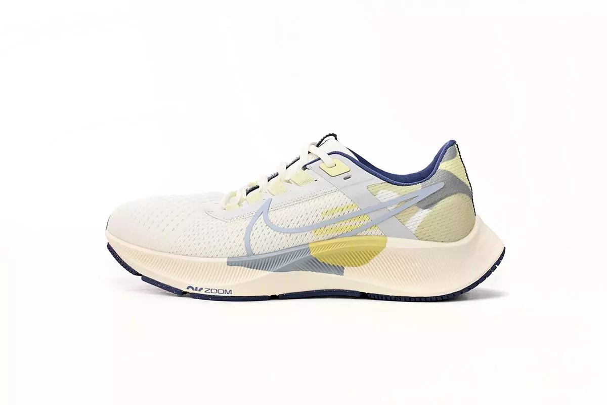 White Boarder Blue DQ5077-141