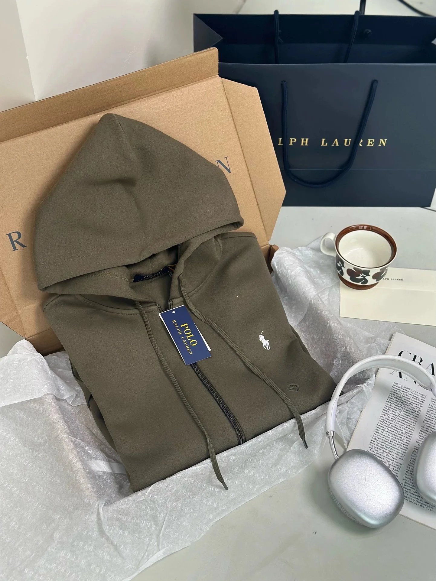 军绿色 army green