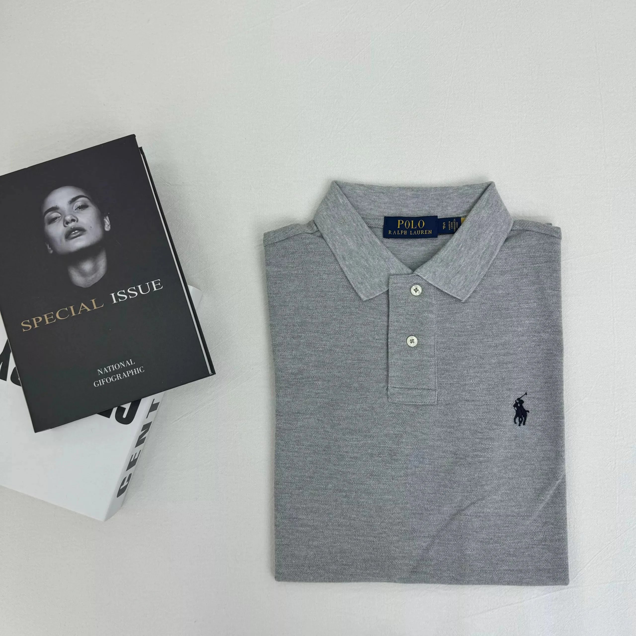 灰色（grey）
