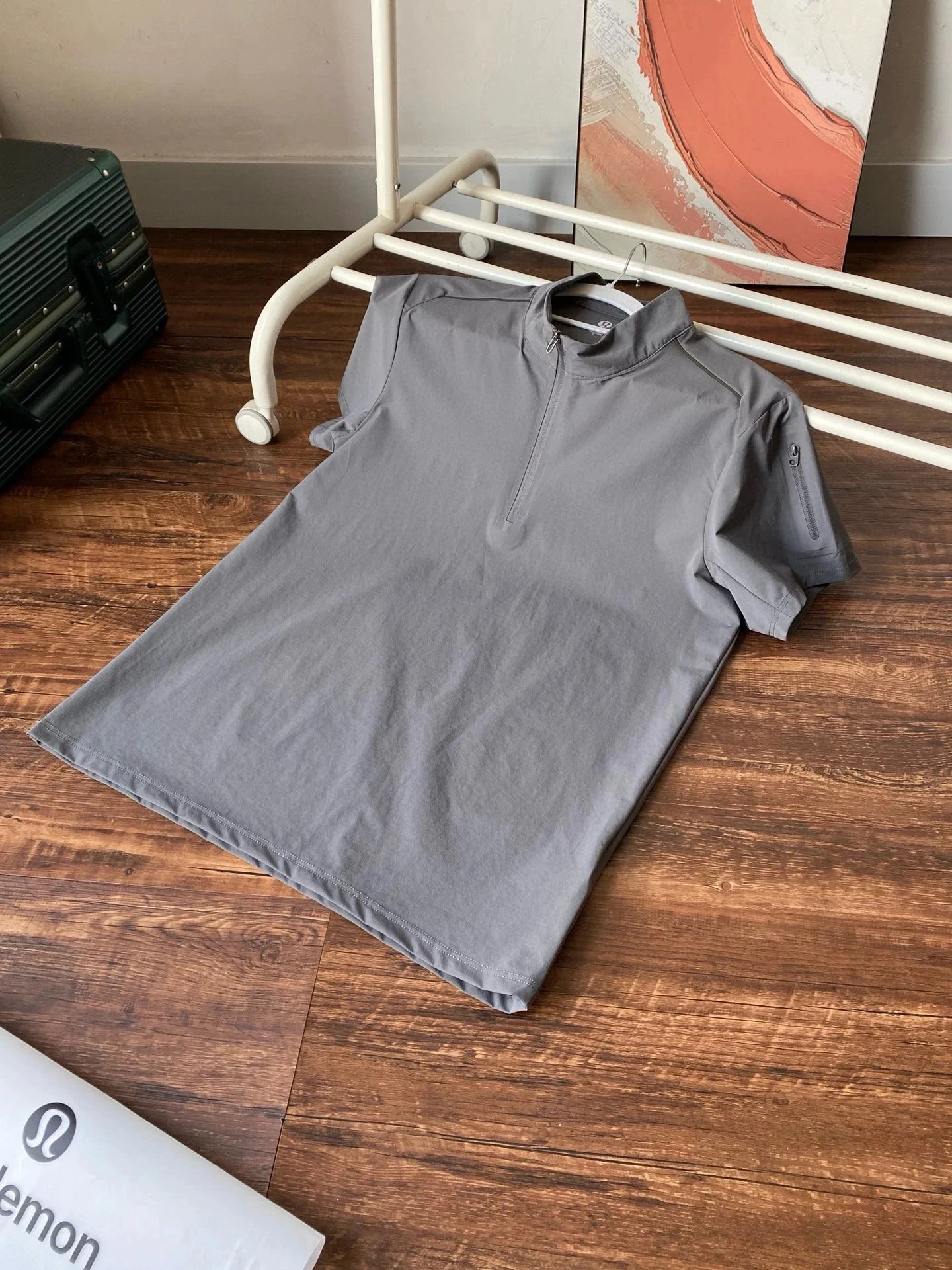 深灰色 dark grey