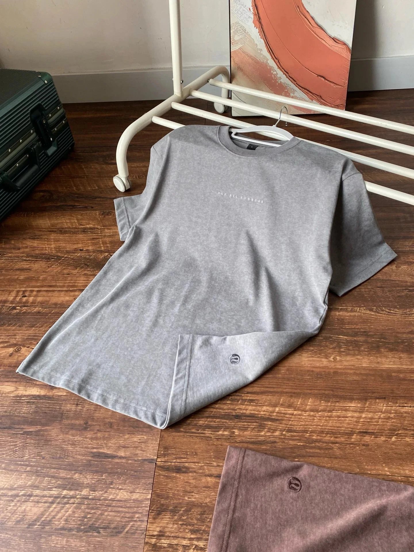 银灰色 sliver grey