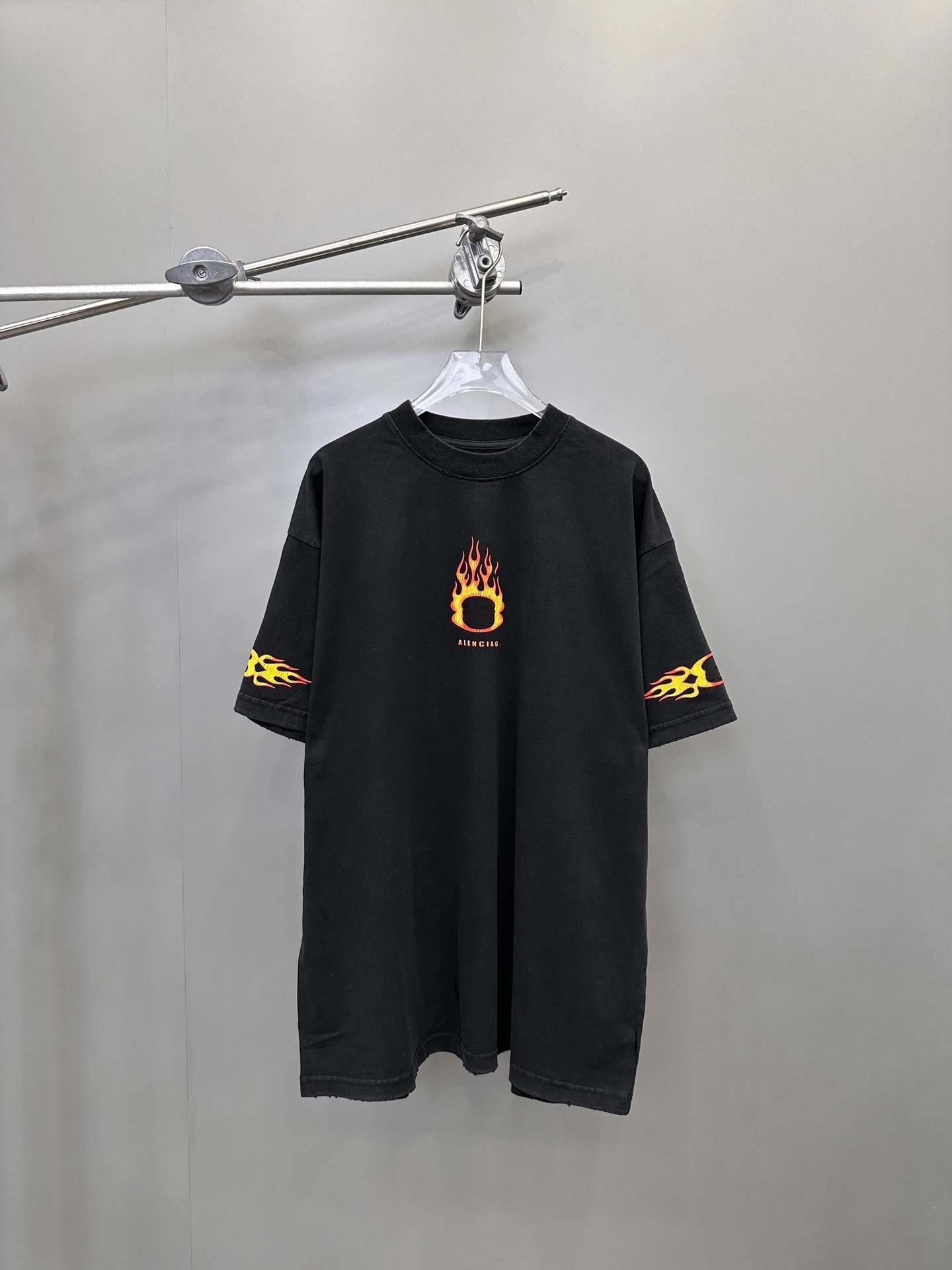 黑色
