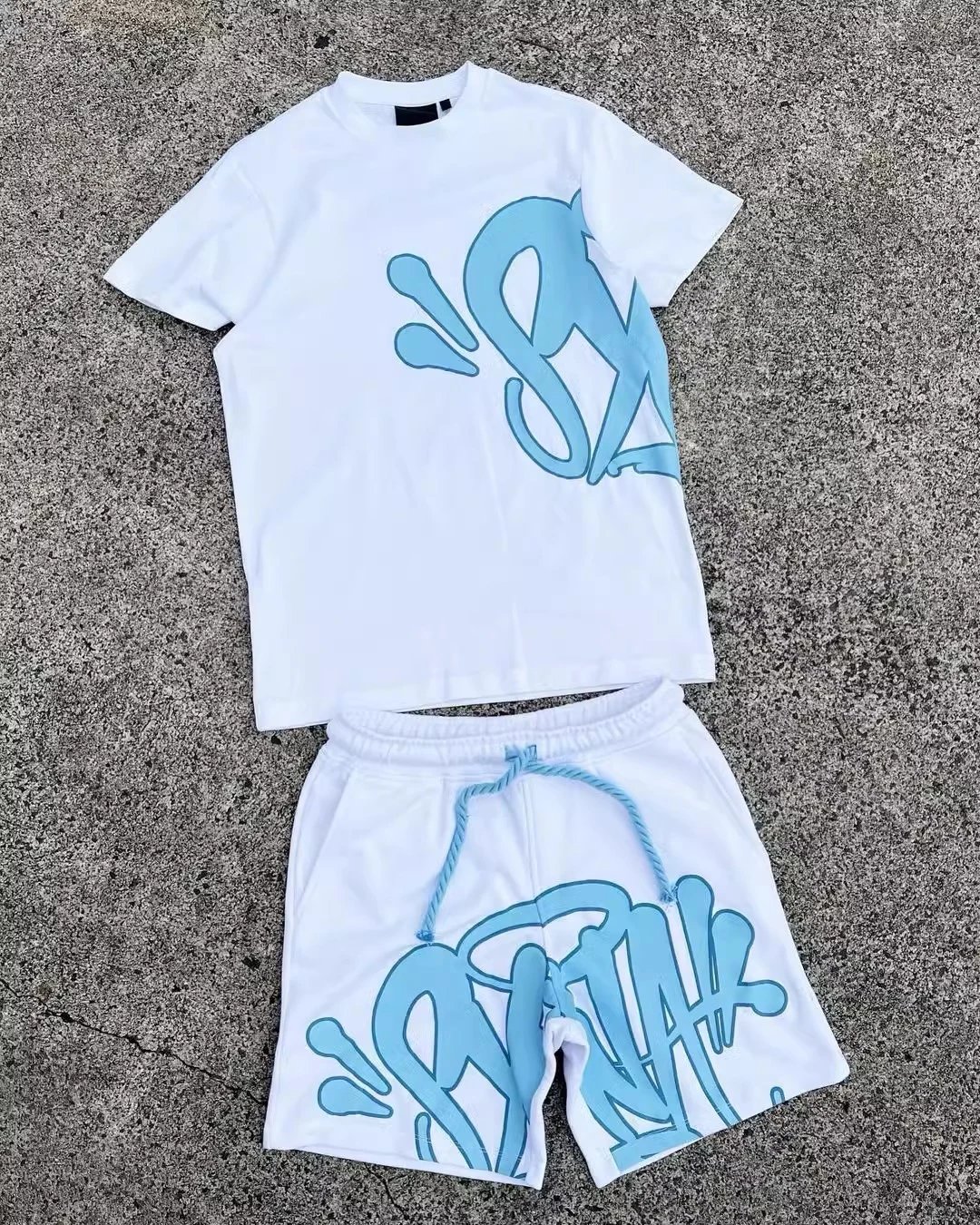 白