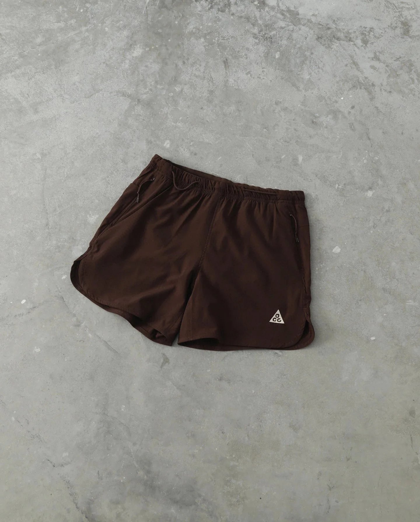 褐色 brown
