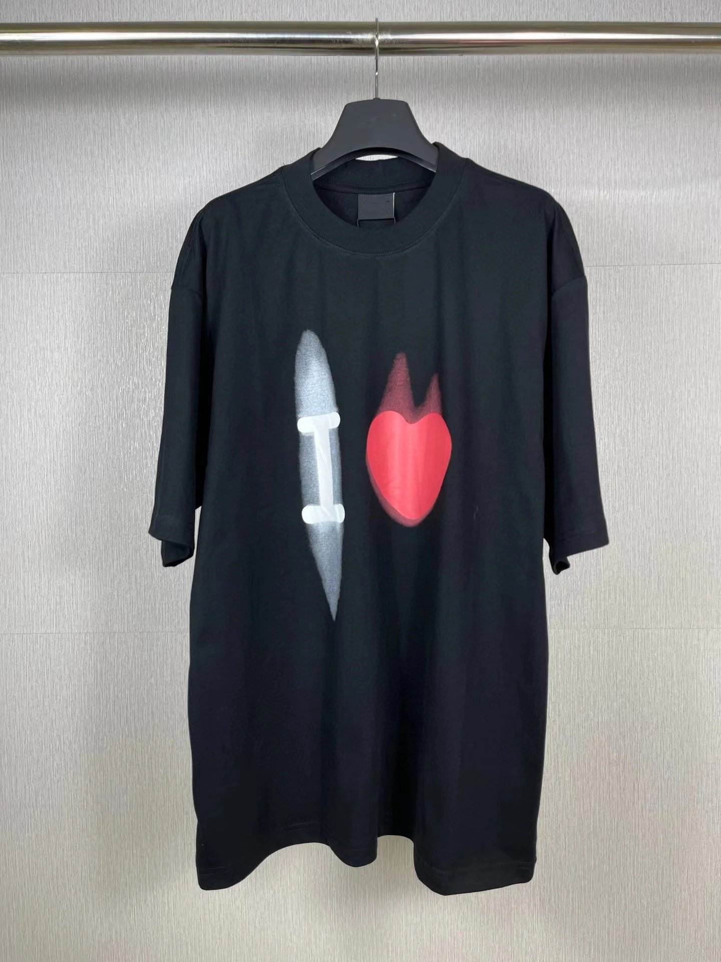 黑色