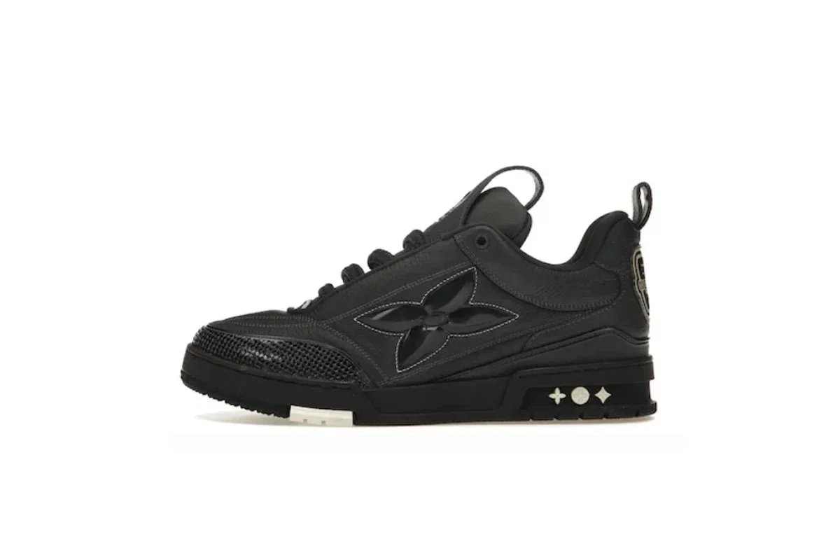 Black (1ABZ5D)