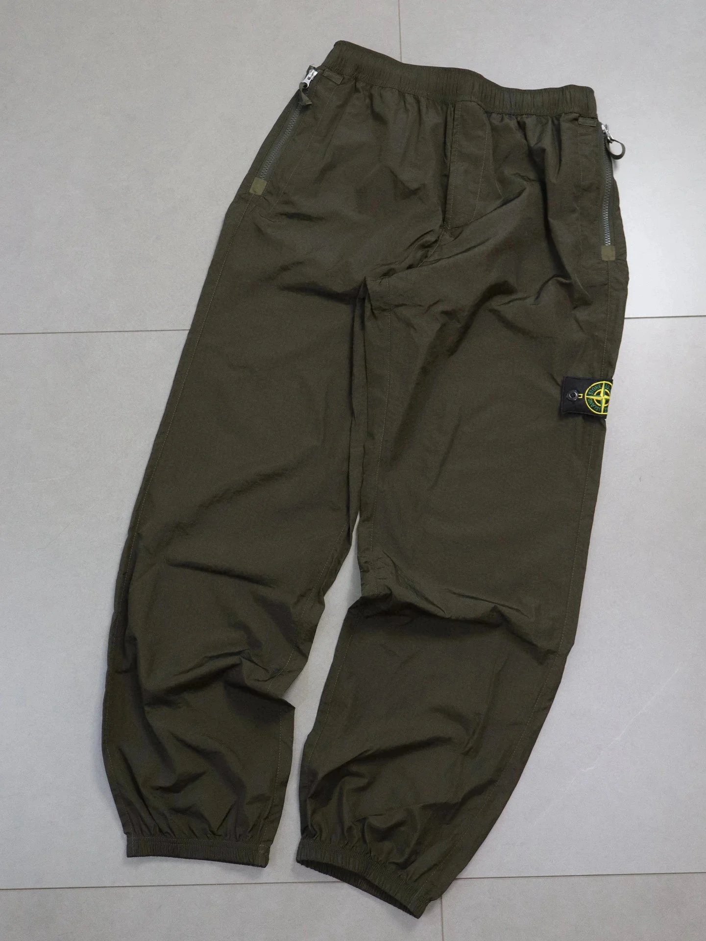 军绿 army green