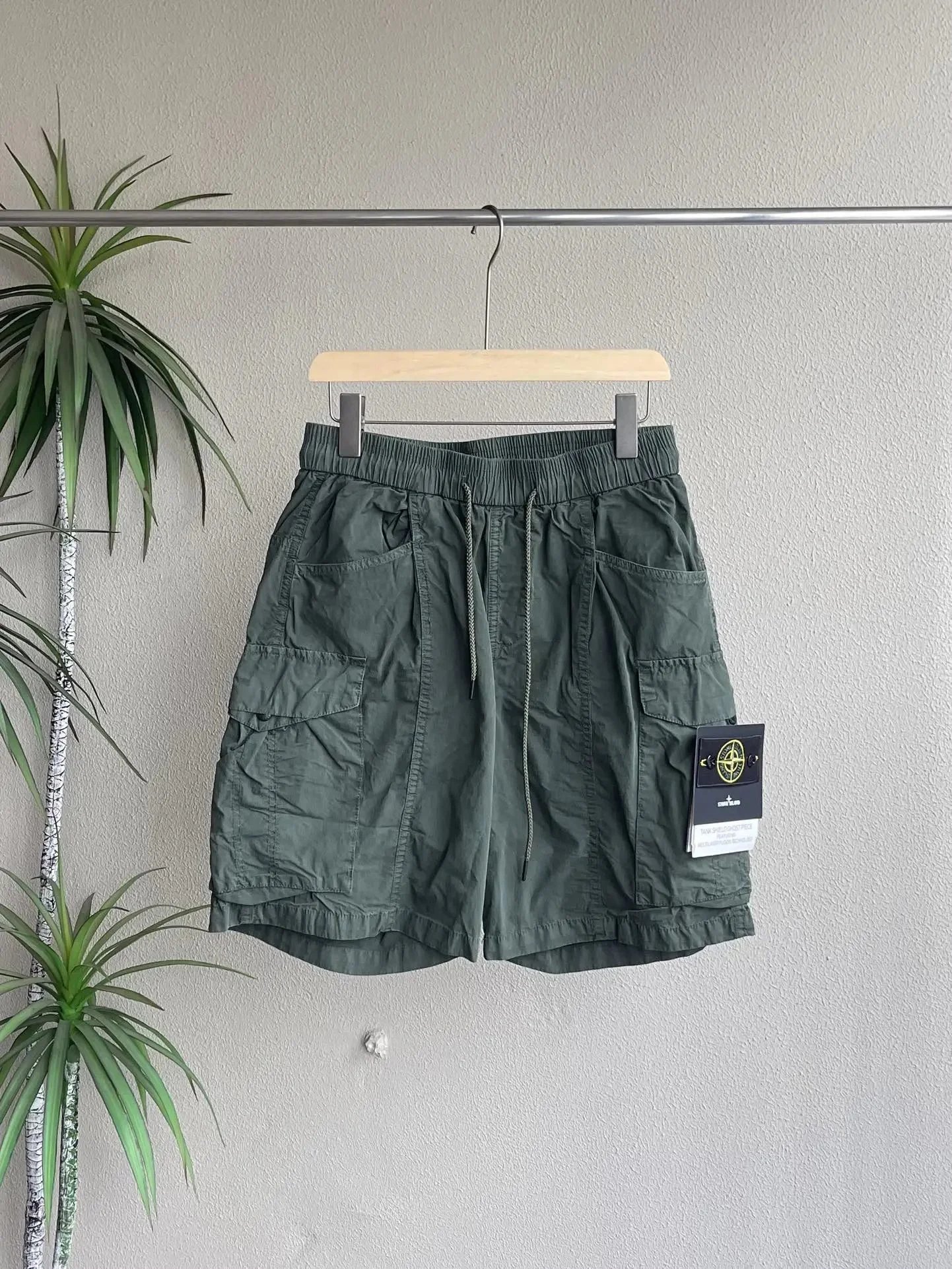 军绿色army green