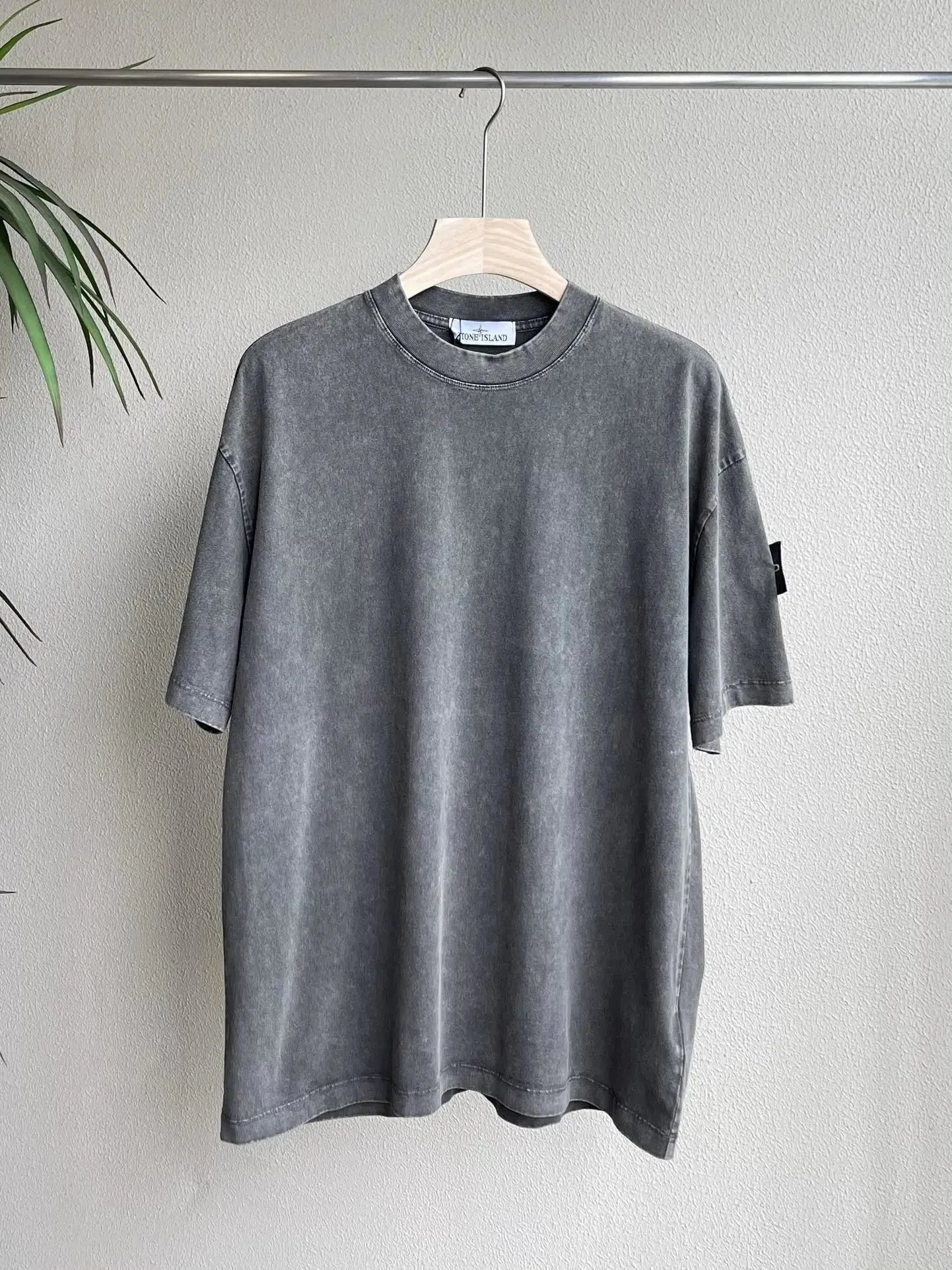 深灰色 dark grey