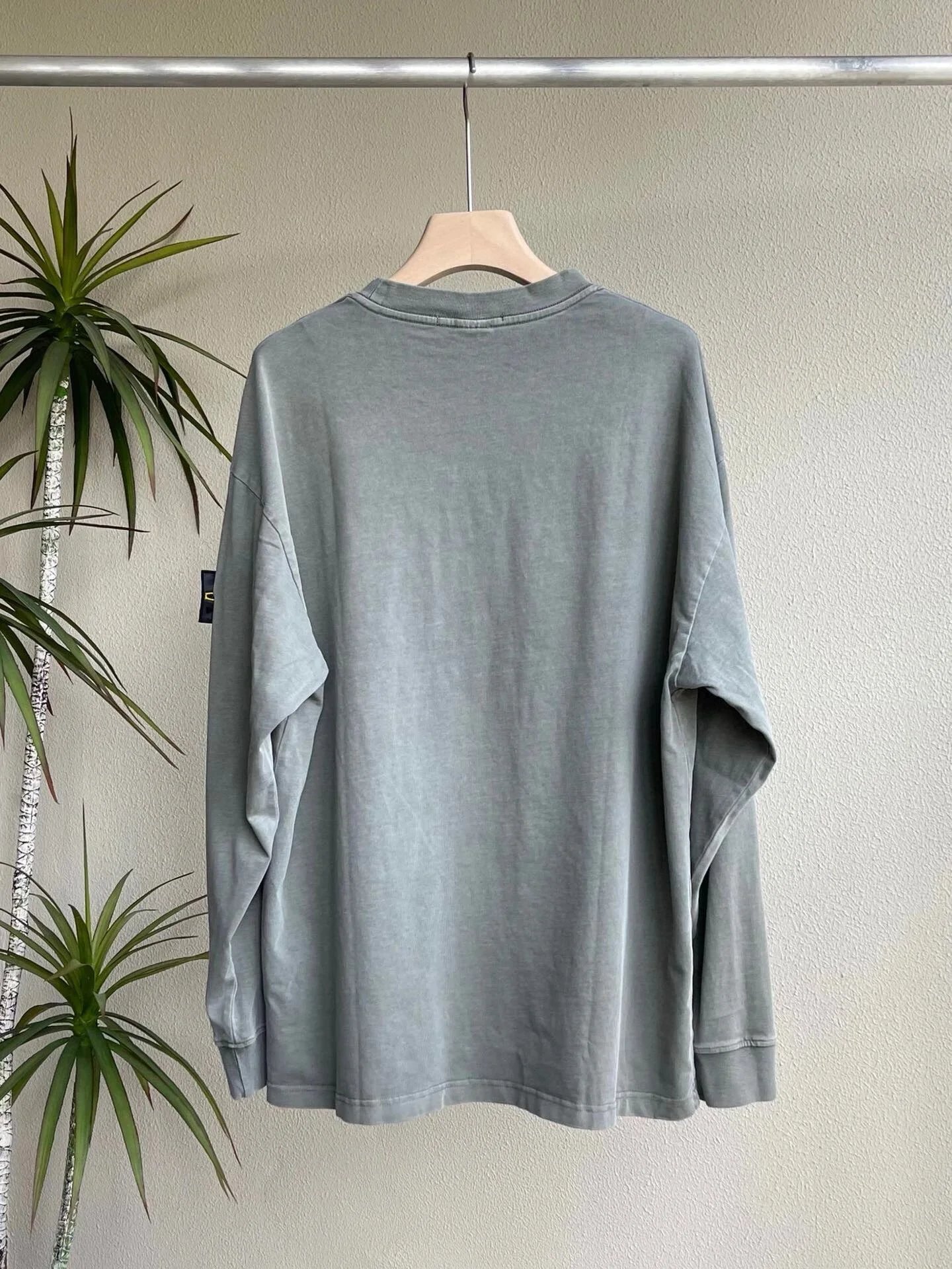 灰绿色 Grey green