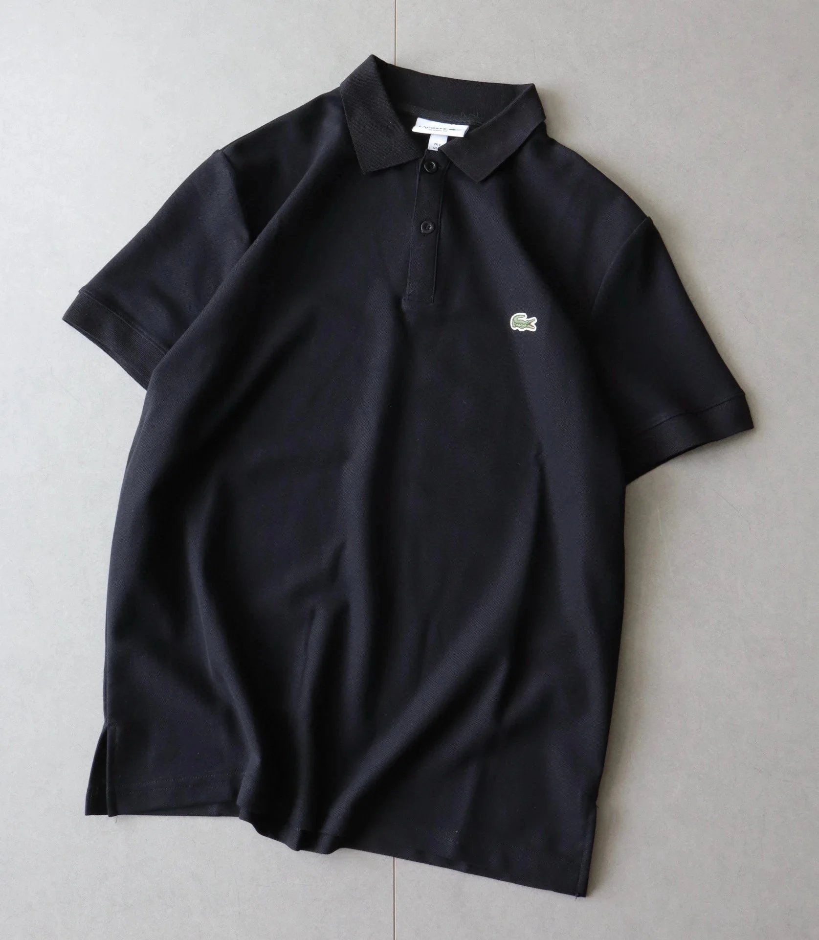 黑色 Black