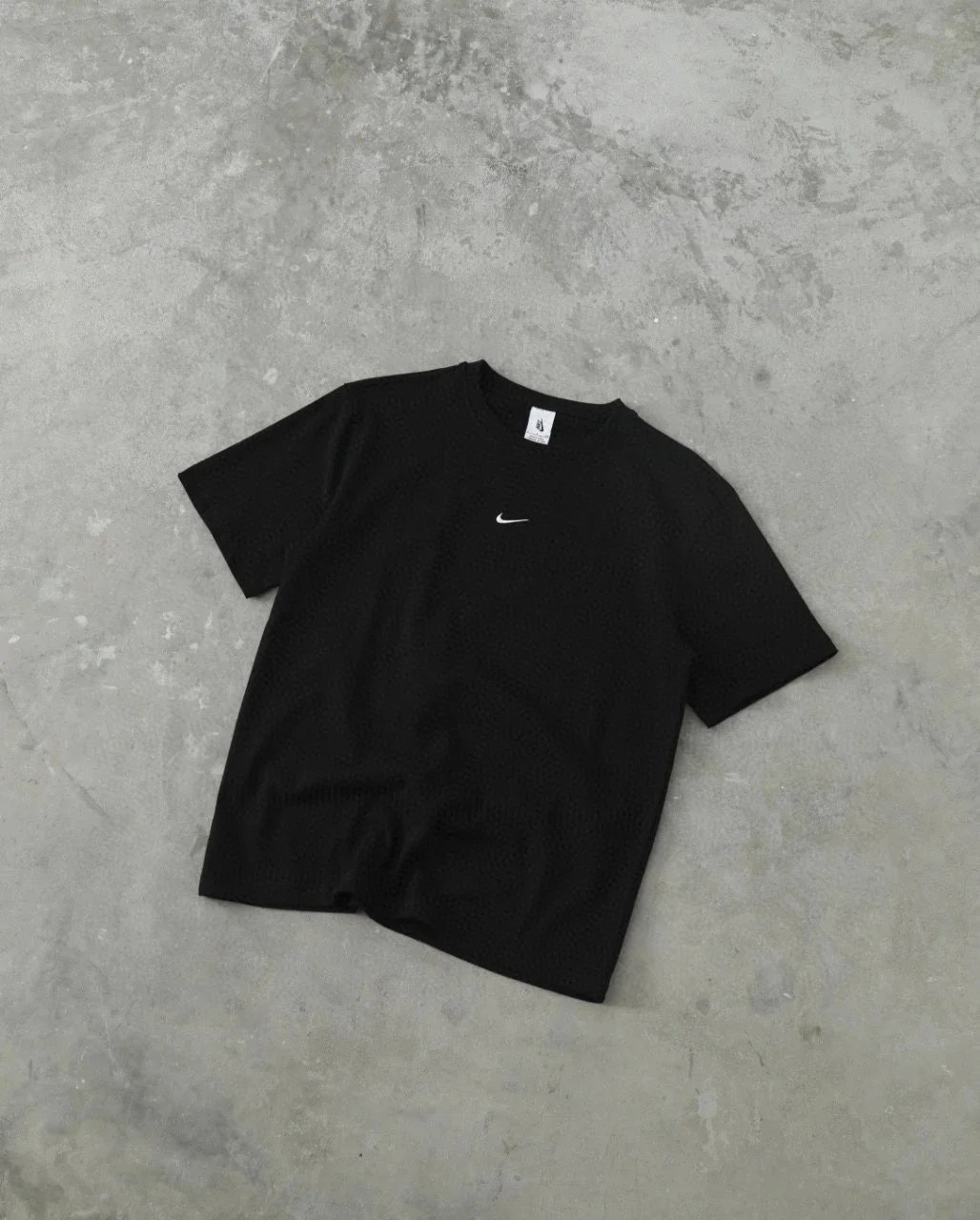 黑色 Black