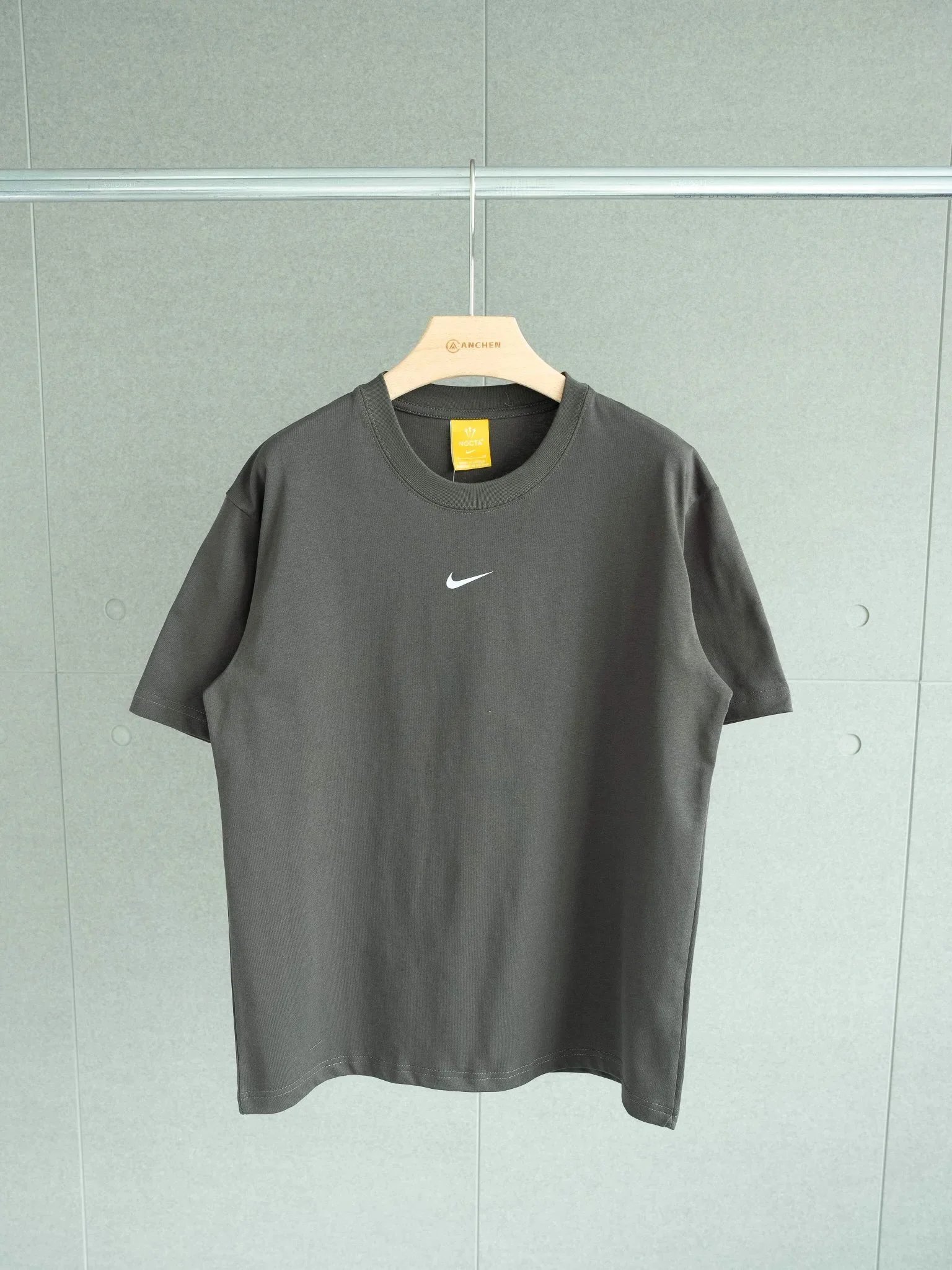 深灰色 dark grey