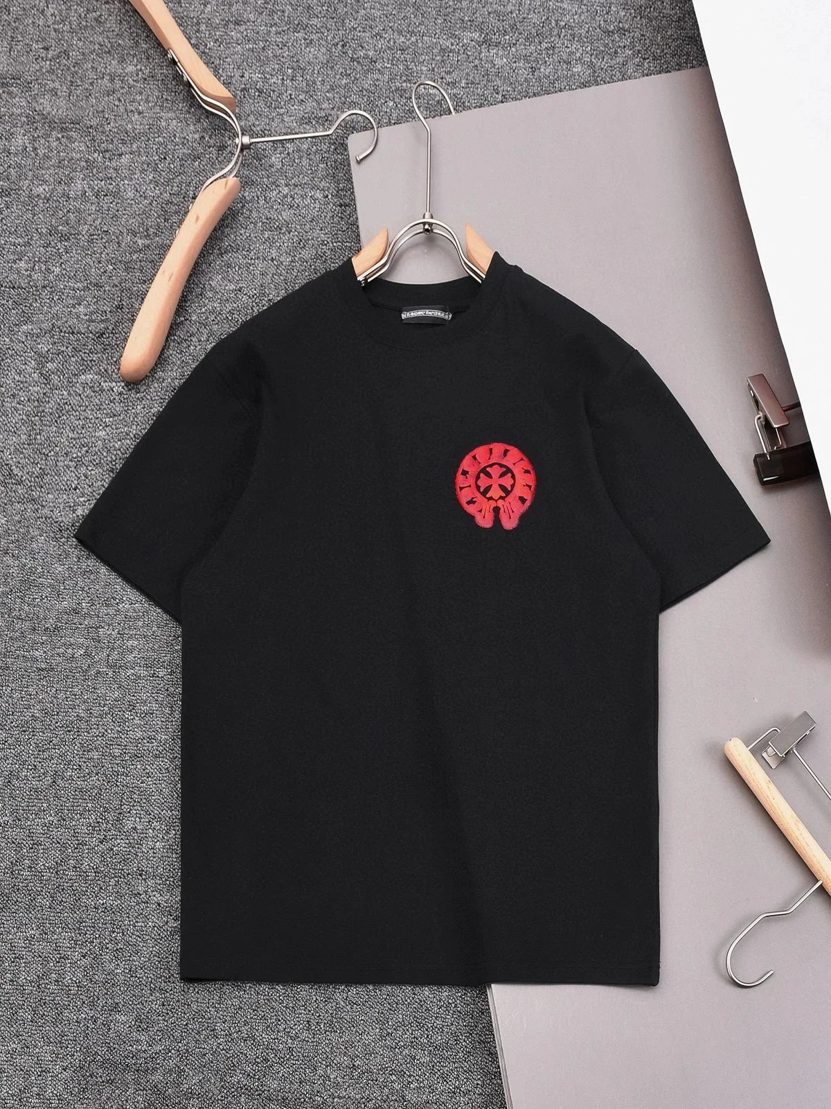 黑色 Black