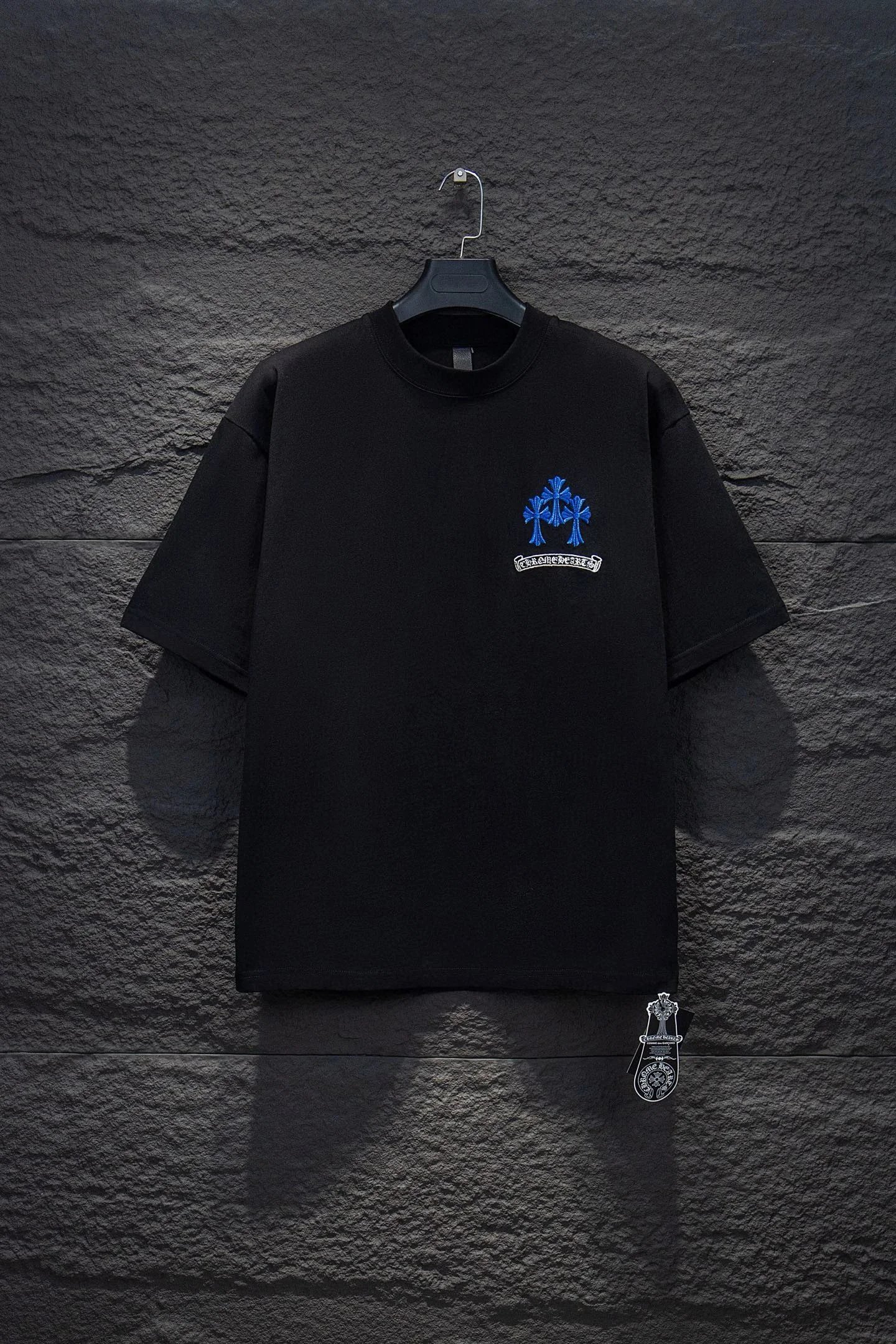 黑色 Black