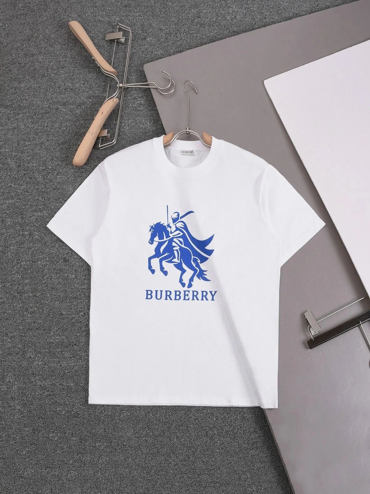 白色white