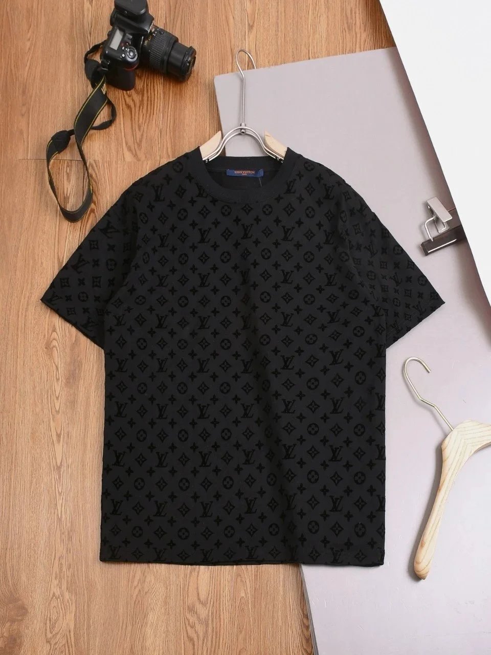 黑色 Black