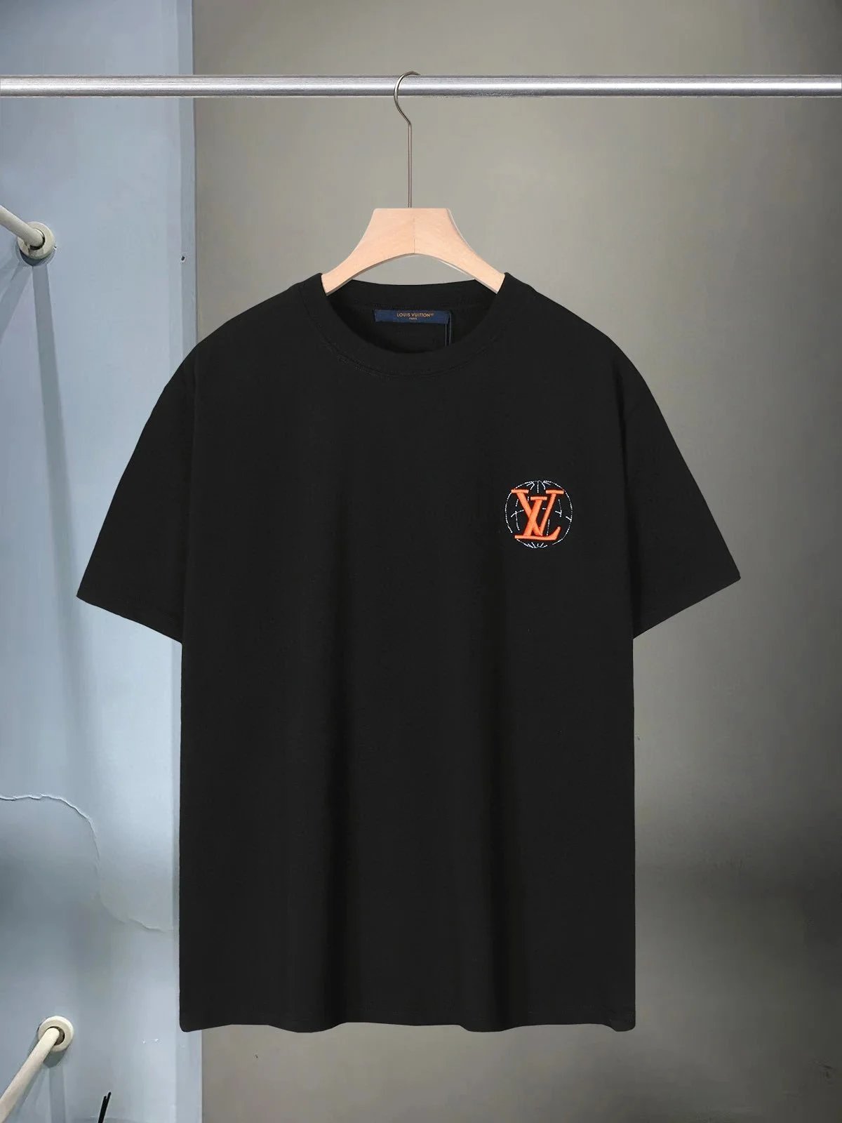黑色 Black