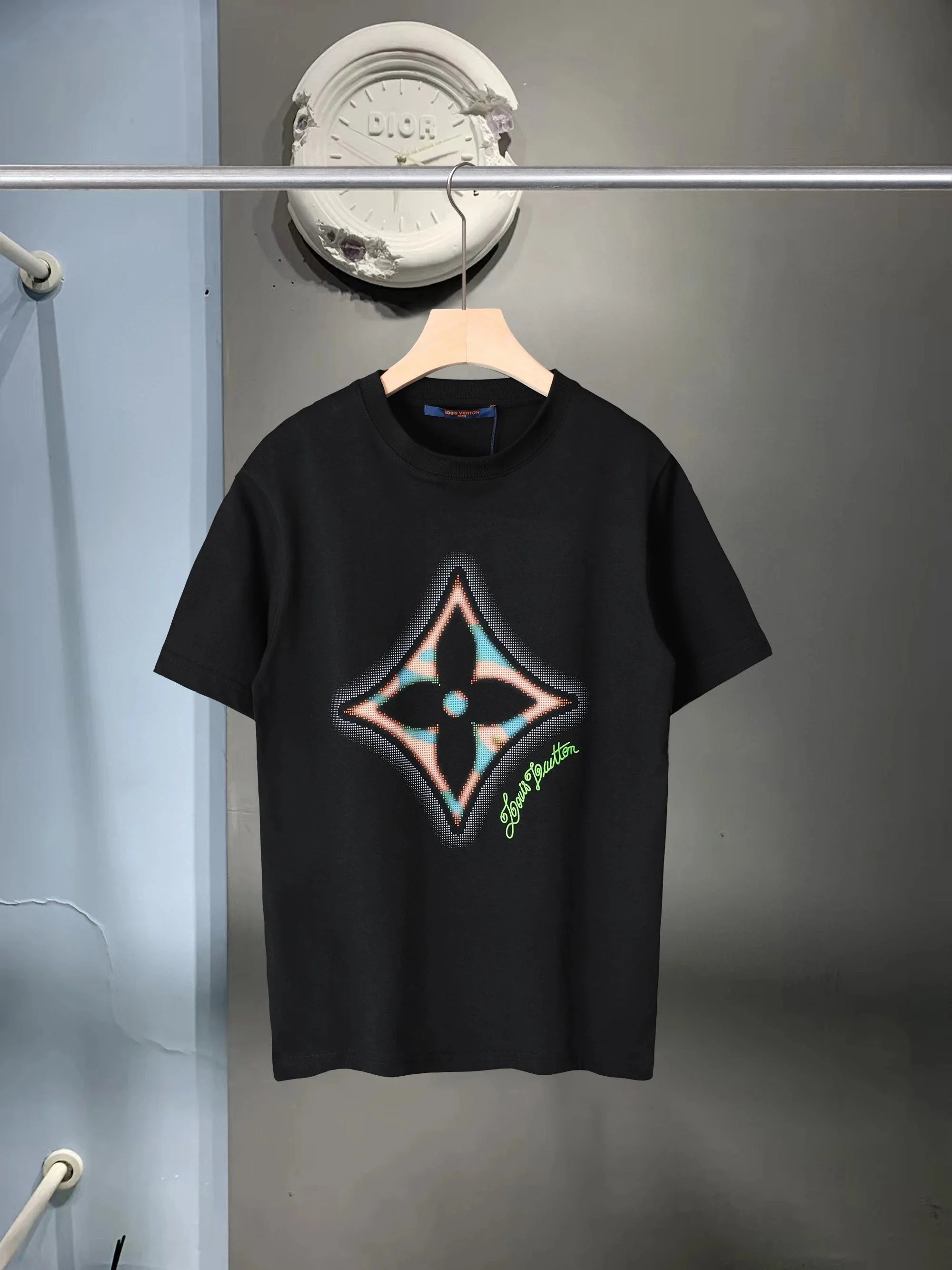 黑色 Black