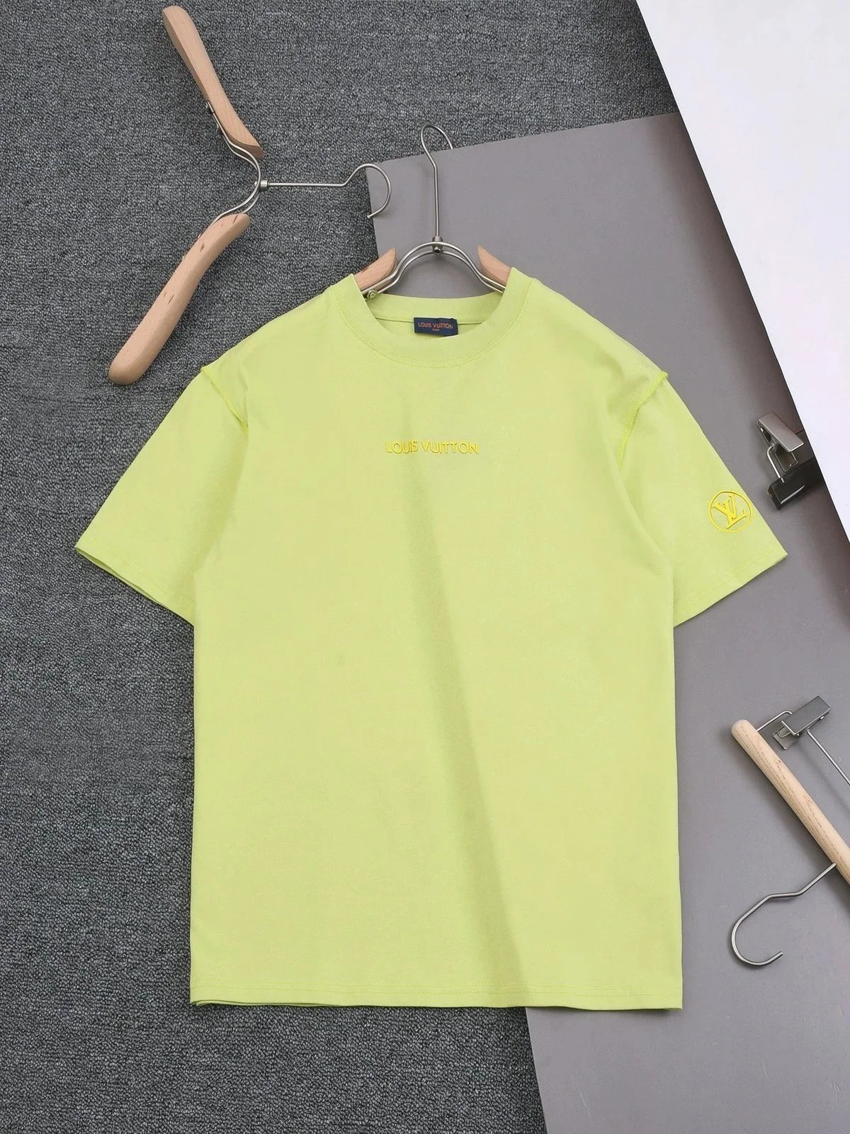 浅黄色Light yellow