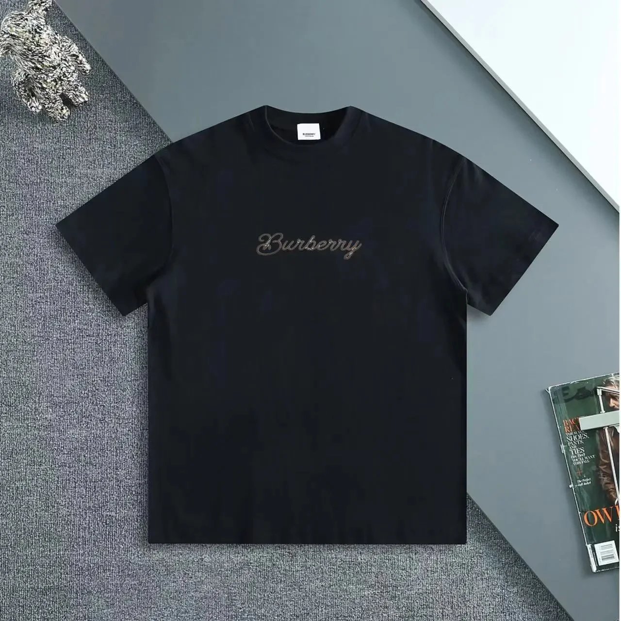 黑色 Black