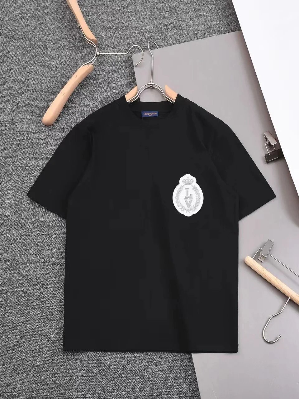 黑色 Black