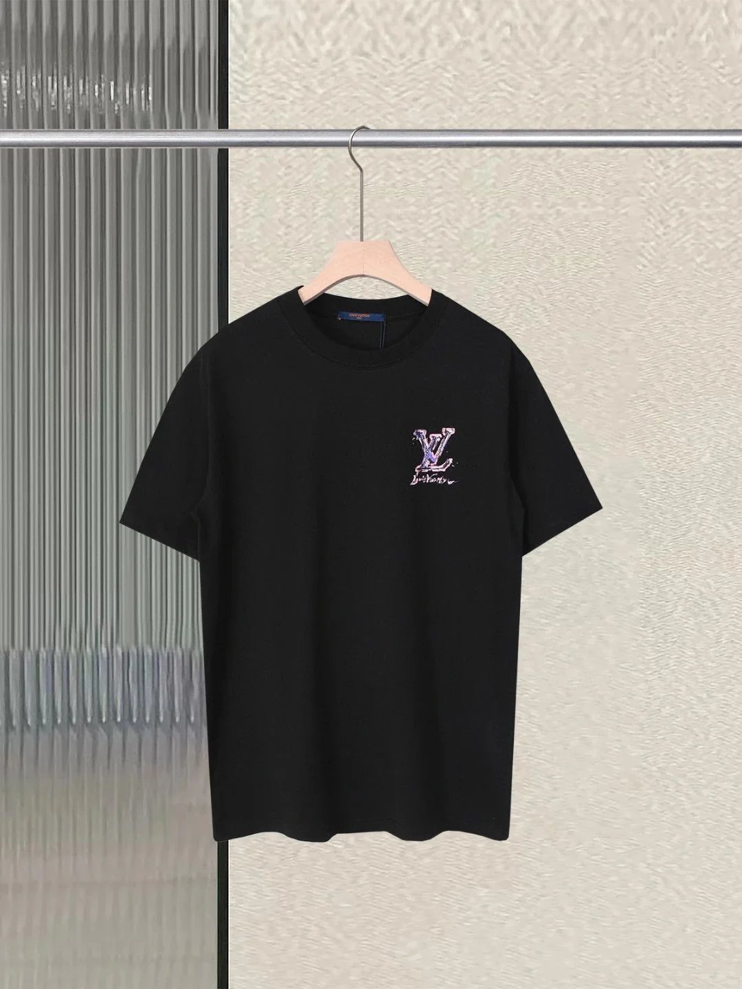 黑色 Black