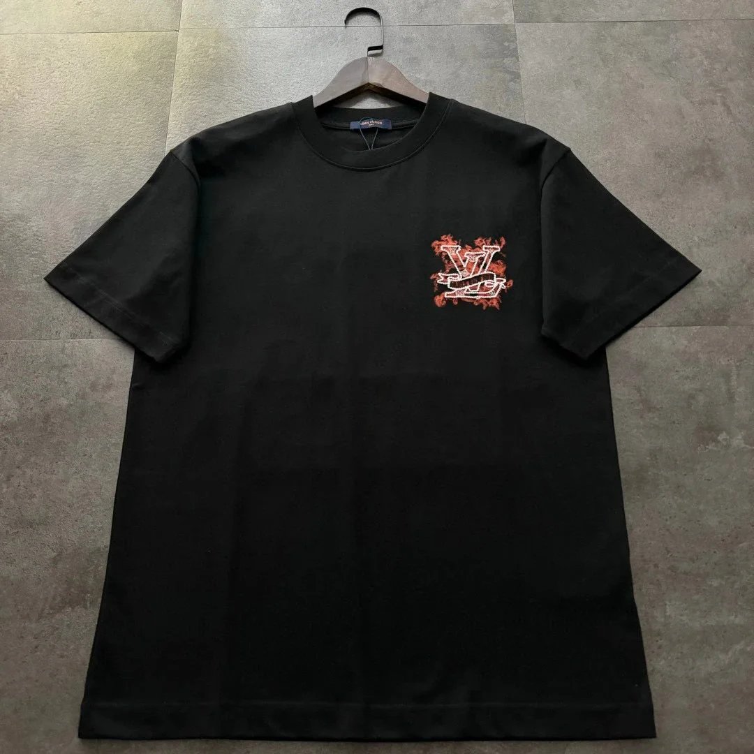 黑色 Black